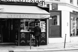 Chargé de clientèle banque : métier, salaire et formation en 2025